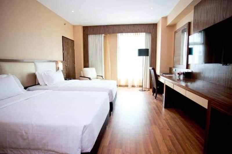 Vouk Hotel Suites, Penang Джорджтаун Екстер'єр фото