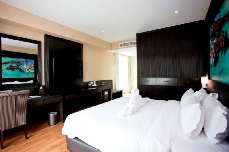 Vouk Hotel Suites, Penang Джорджтаун Екстер'єр фото