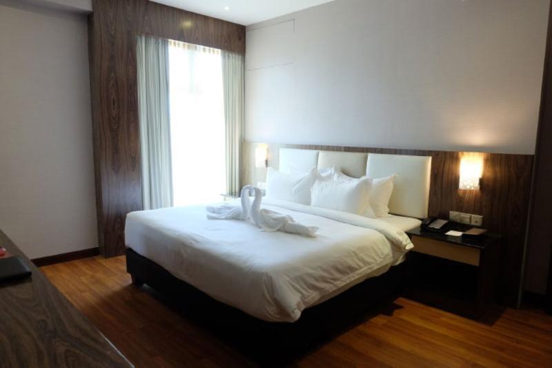 Vouk Hotel Suites, Penang Джорджтаун Екстер'єр фото