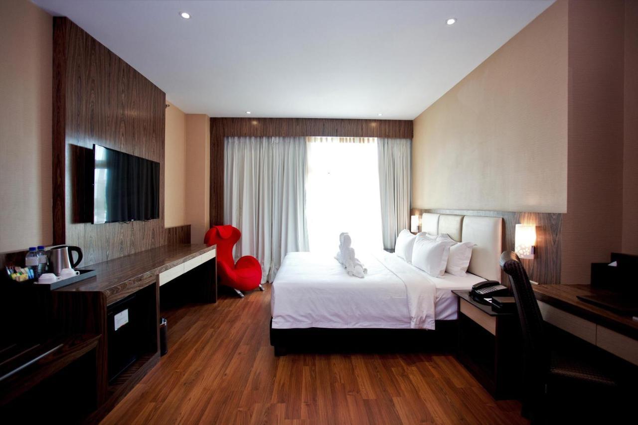 Vouk Hotel Suites, Penang Джорджтаун Екстер'єр фото